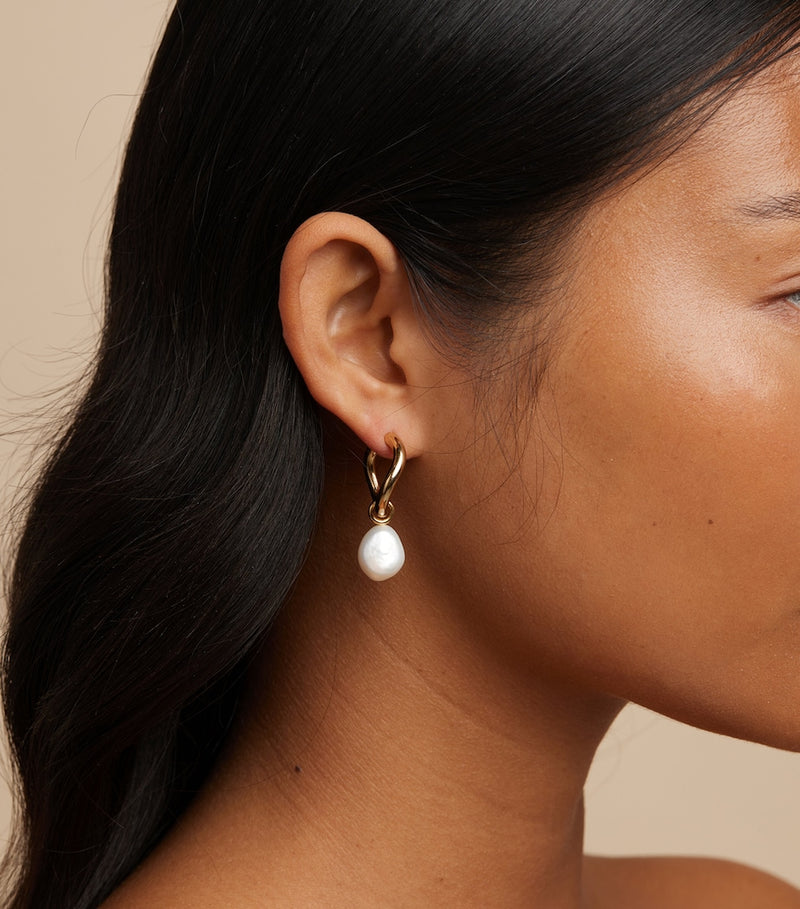 Astrid & Miyu pearl hoop earrings 2cm (British brand)