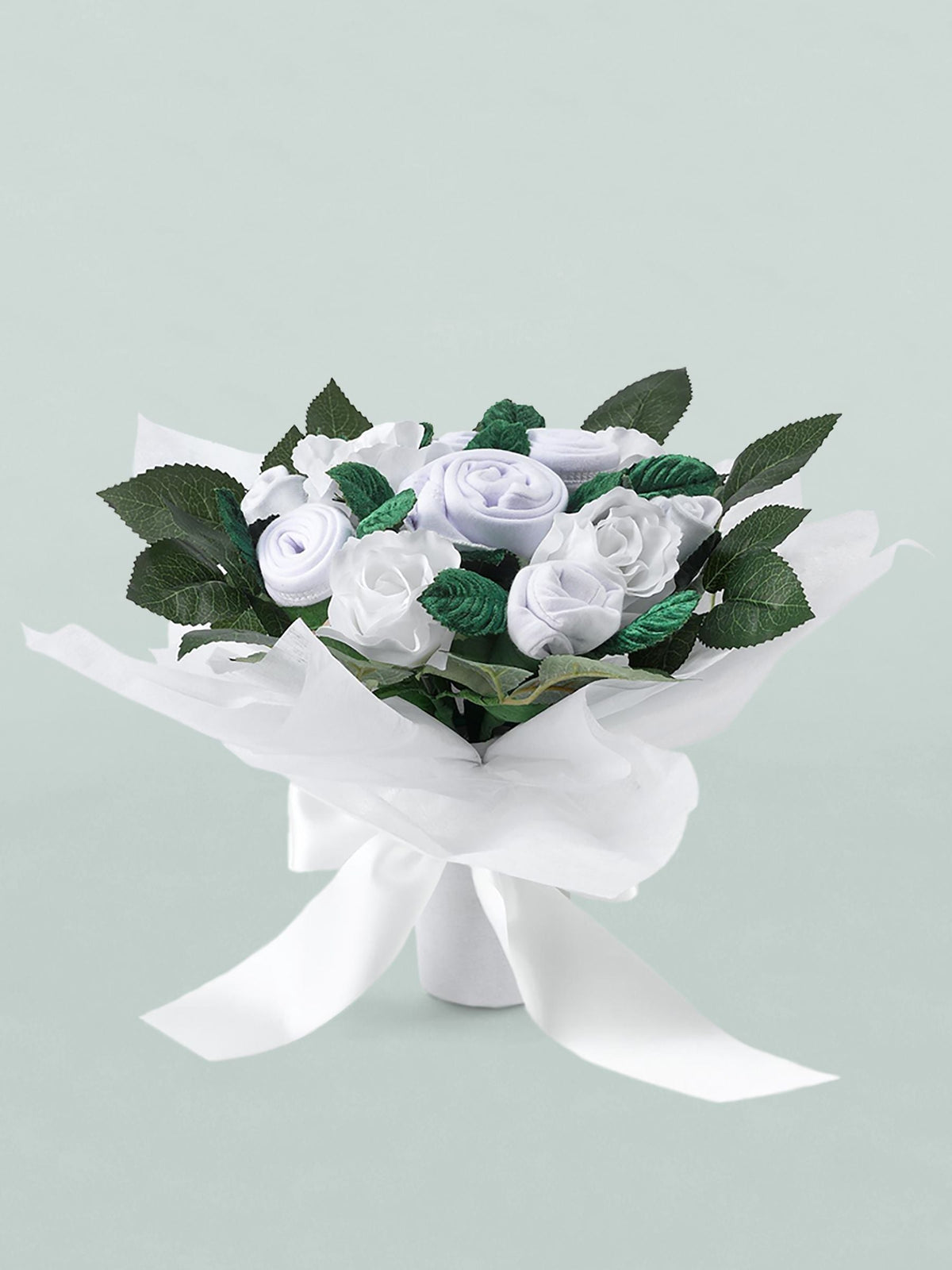 Babyblooms weißes Babykleidungs-Blumenstrauß-Geschenkset für Neugeborene, importiert aus dem Vereinigten Königreich