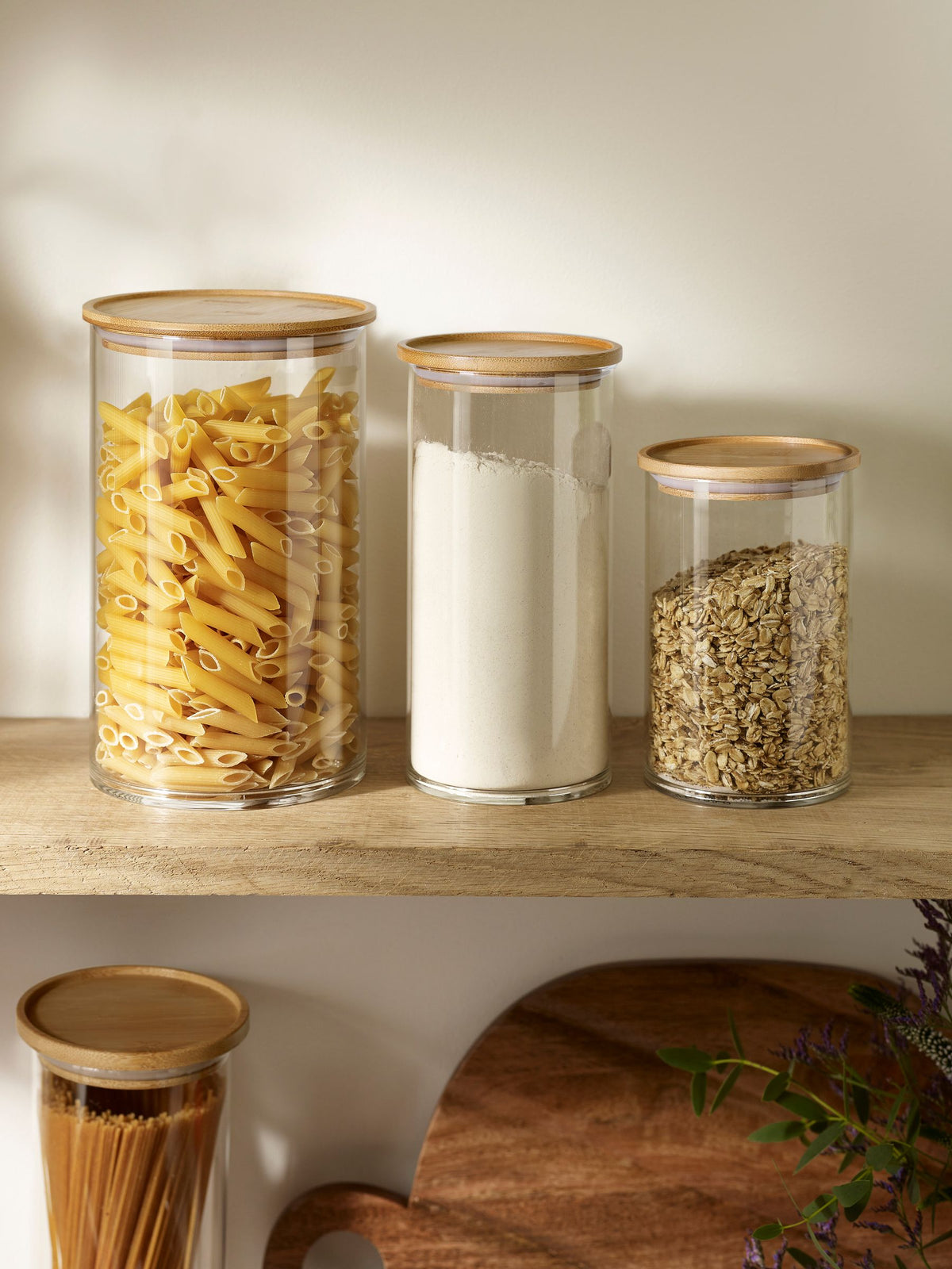 Klarer Glas-Vorratsbehälter mit Holzdeckel