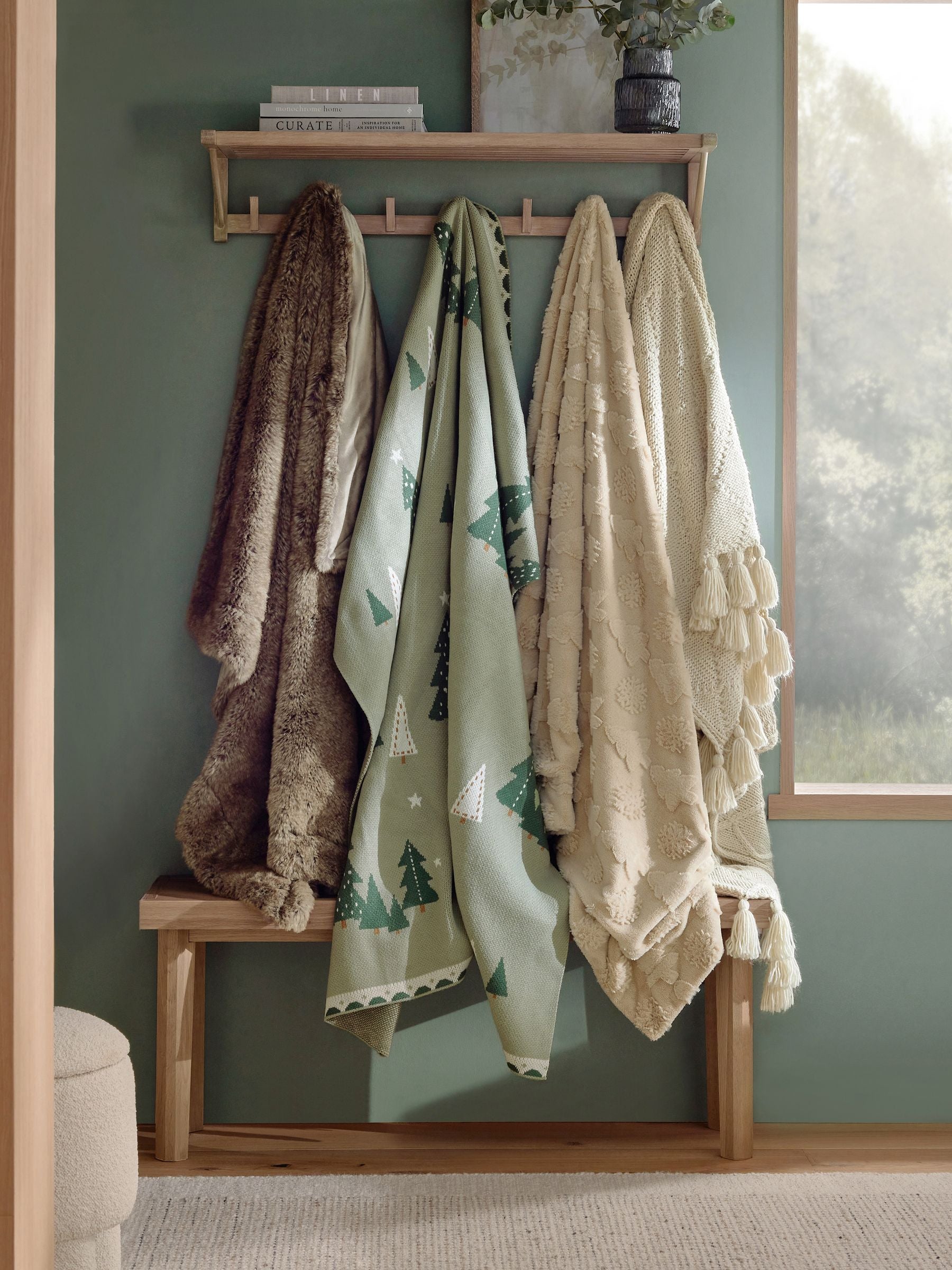 Chunky cable knit throw in light natural (British brand)