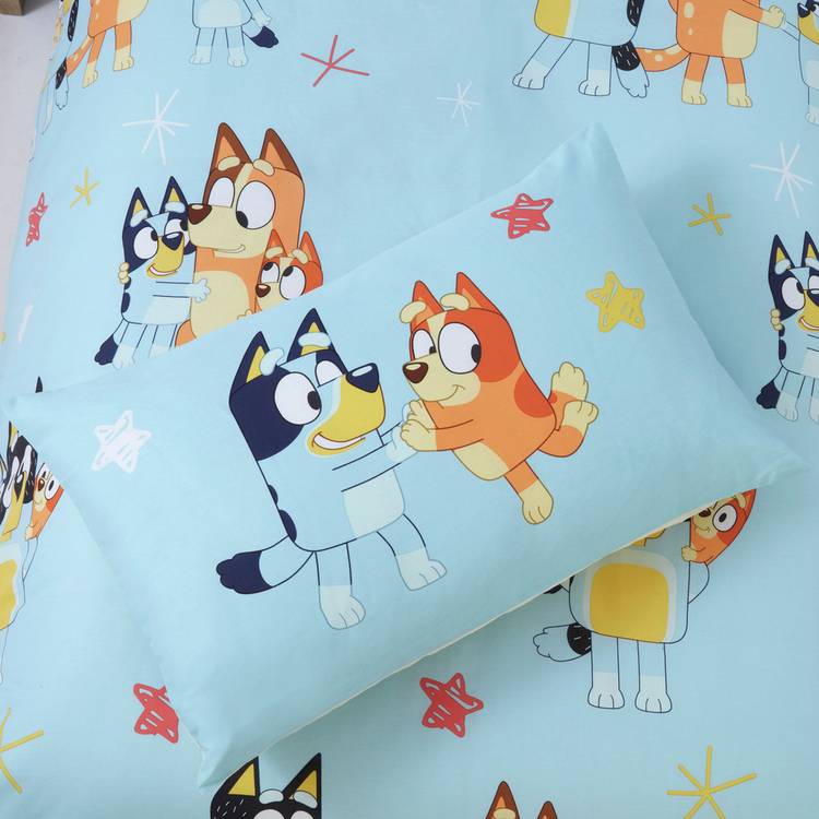 Bluey Celebrate toddler bedding set blue and white - British product
