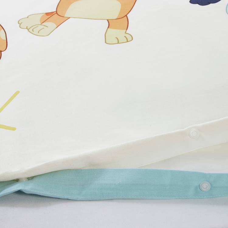 Bluey Celebrate toddler bedding set blue and white - British product