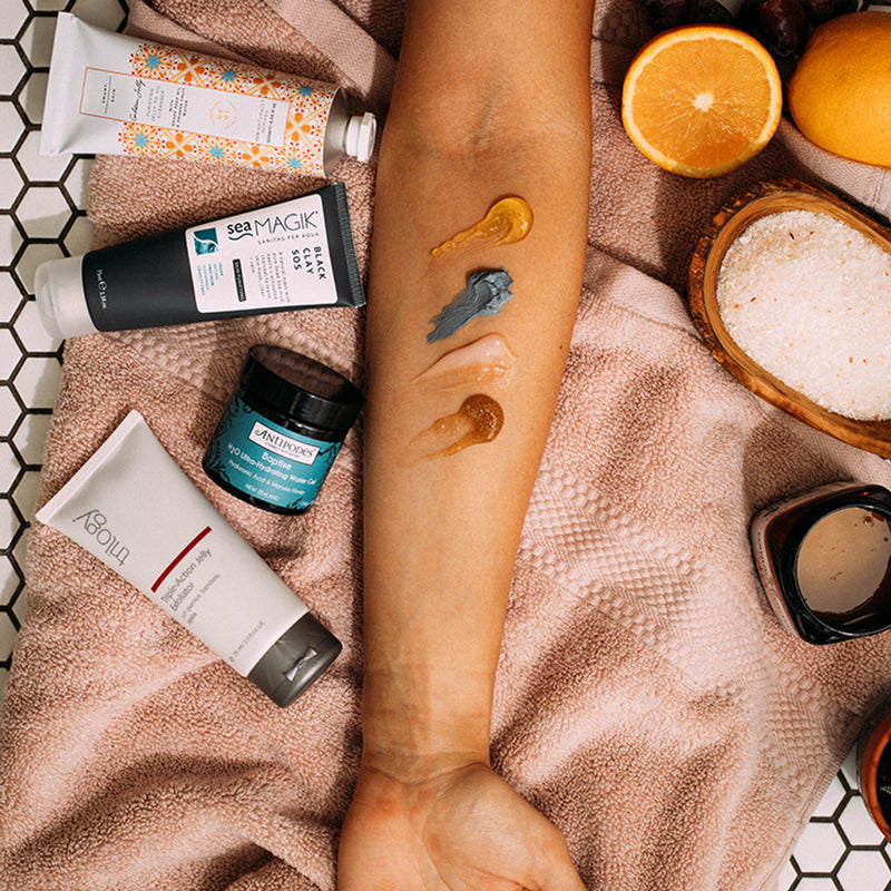 Detoxifying Black Clay Face Mask with Dead Sea Mud and Charcoal