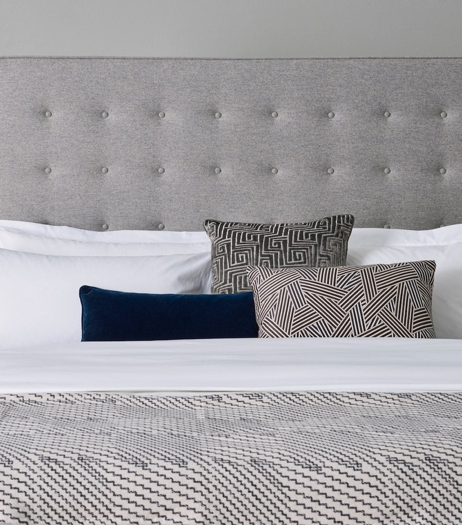 SAVOIR king duvet cover set in 400 thread count cotton percale with fitted sheet and pillowcases (British brand)