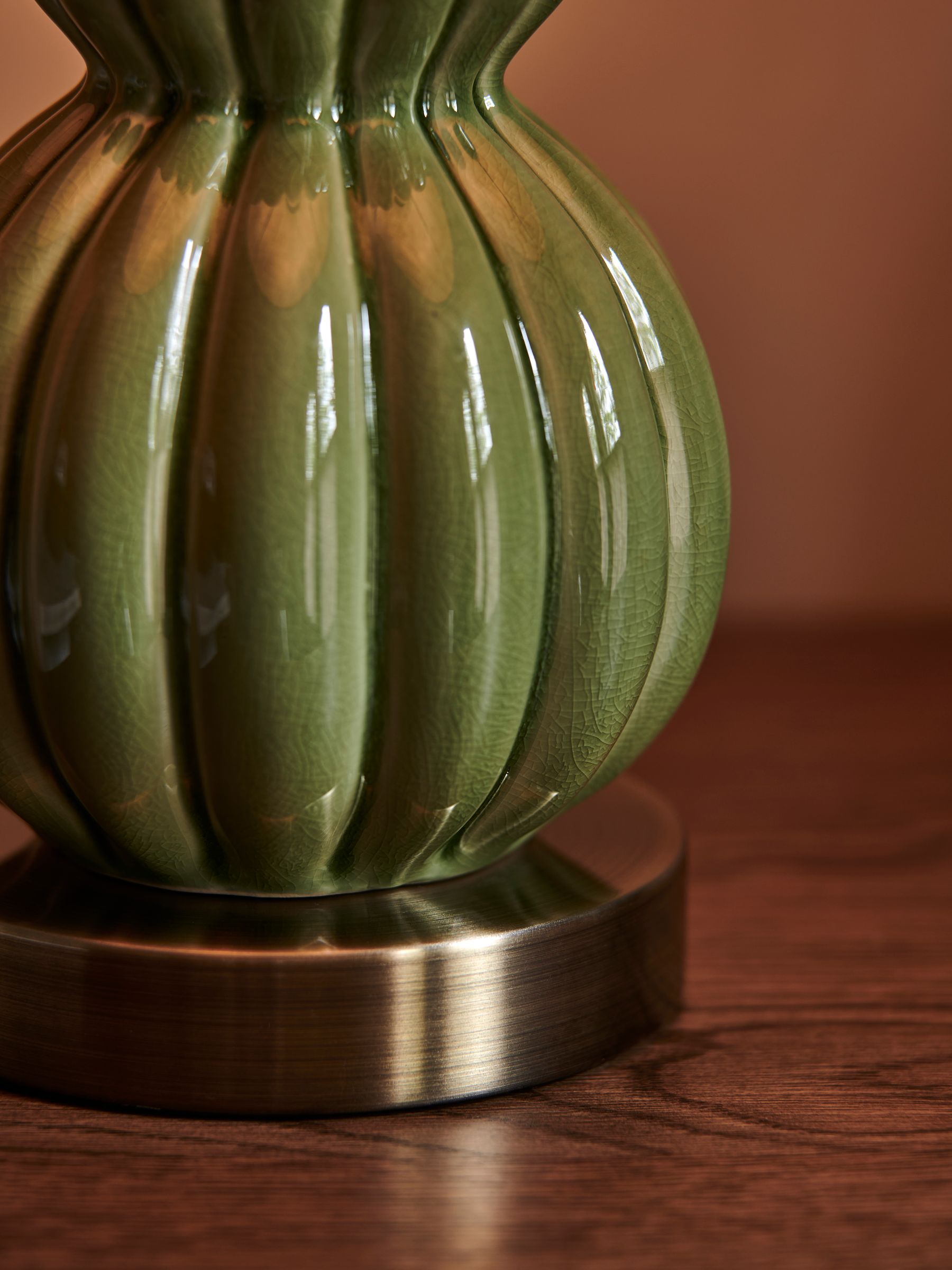Nina Campbell Green Evelyn Medium table lamp (British brand)