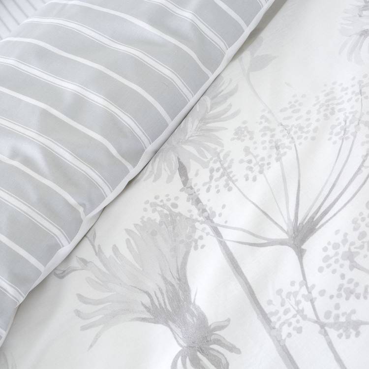 Catherine Lansfield floral print single bedding set, UK version