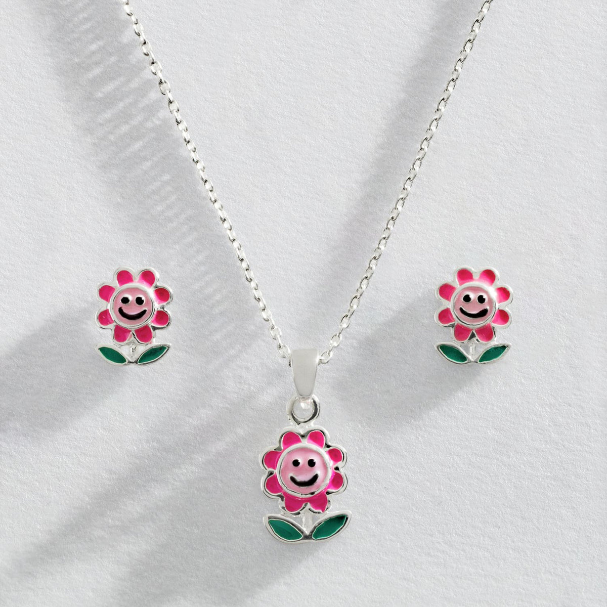 Revere sterling silver daisy earring and necklace set (British brand)