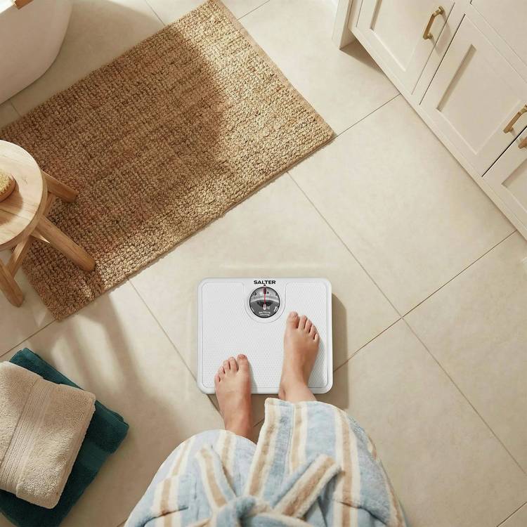 Salter bathroom scales magnifying mechanical white 25cm, imported from the UK