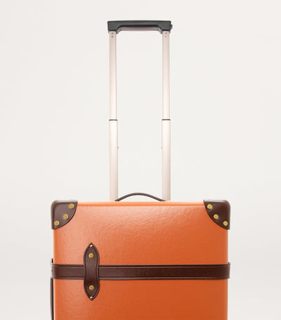 حقيبة سفر بعجلات Centenary من Globe-Trotter (56 سم)