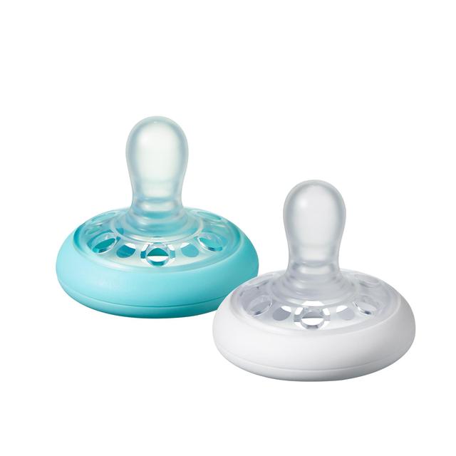 Tommee Tippee 0-6m Breastlike Soothers x2   2 per pack