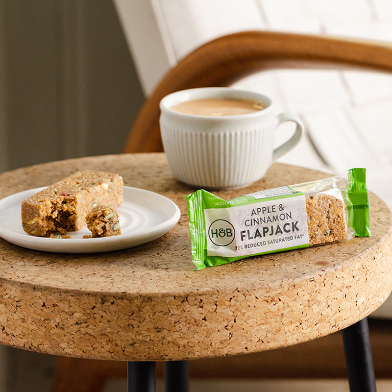 Holland & Barrett Apple Cinnamon Flapjack 80g, UK version