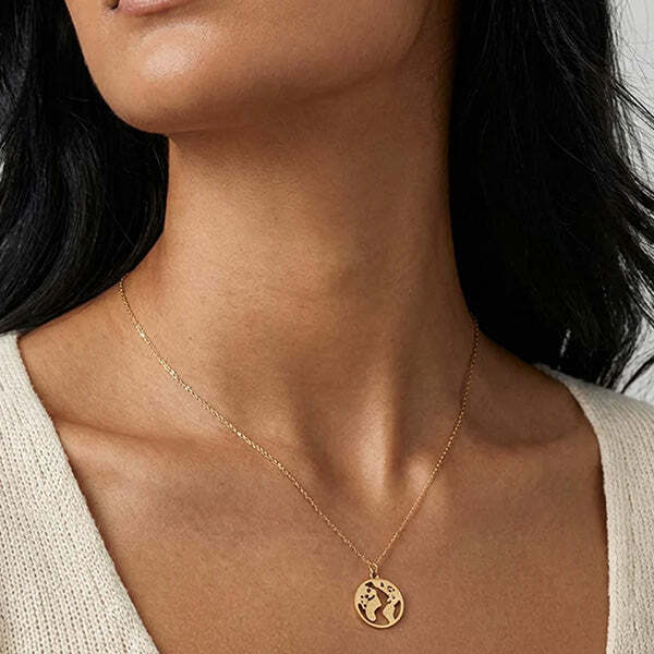 MUCHV globe pendant necklace 18k gold 1.5cm (British brand)