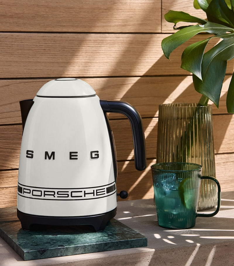 Smeg 1.7L electric kettle with auto shut-off (British brand)