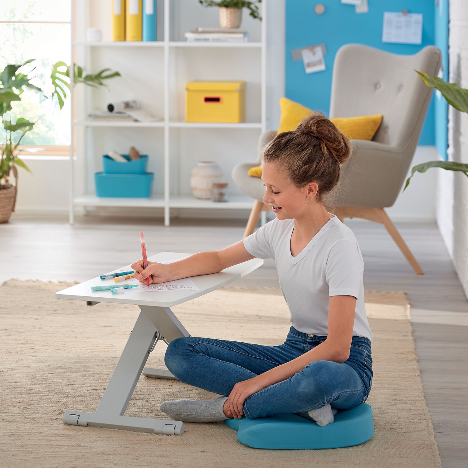 Leitz standing desk converter white compact footprint, UK version