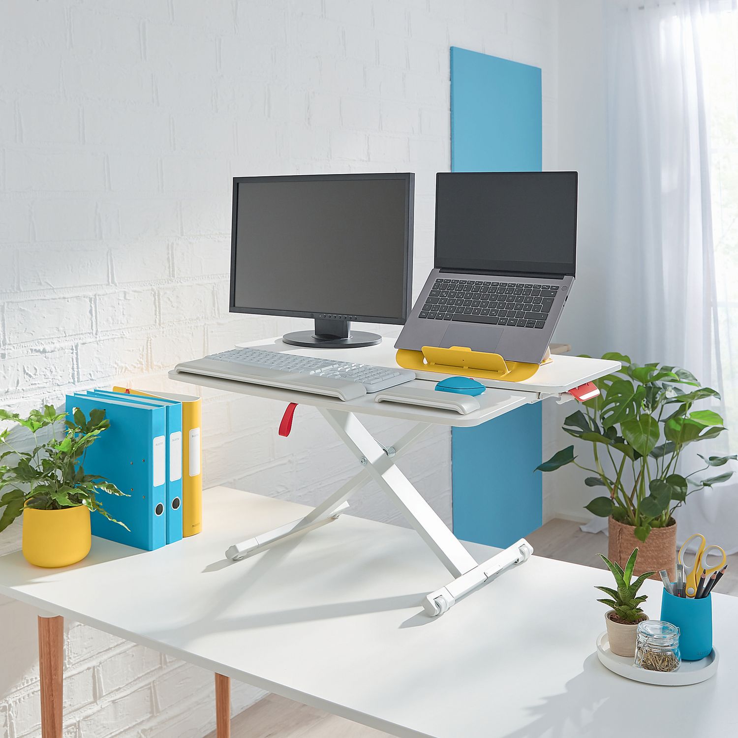 Leitz Ergo Cosy standing desk converter with sliding tray (British brand)