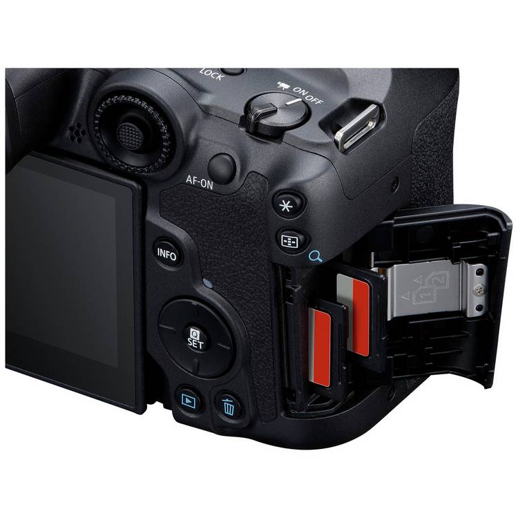 Canon EOS R7 mirrorless camera with 18-150mm lens - British product