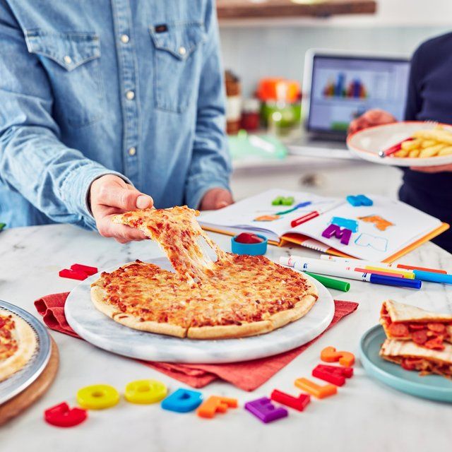 Goodfella's Stonebaked Thin Margherita Cheese Pizza   345g