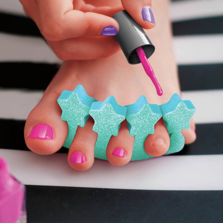 Barbie sparkling mani-pedi nail designer, UK version