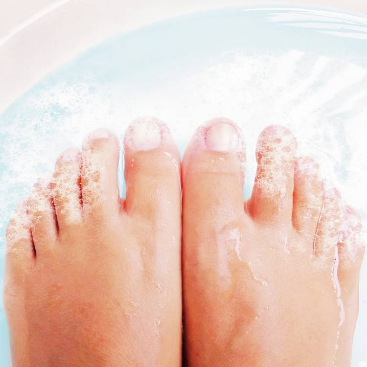 Barbie sparkling mani-pedi nail designer, UK version