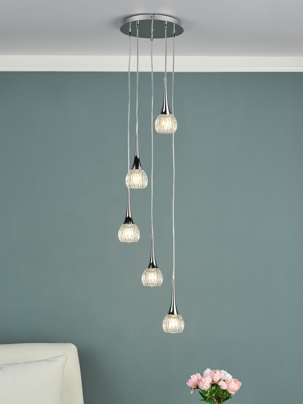 Dar Lighting Lyall قلادة 5 مصابيح ظلال زجاجية مقطوعة، نسخة المملكة المتحدة