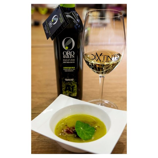 Oro Bailen Arbequina Extra Virgin Olive Oil   500ml GOODS M&S   