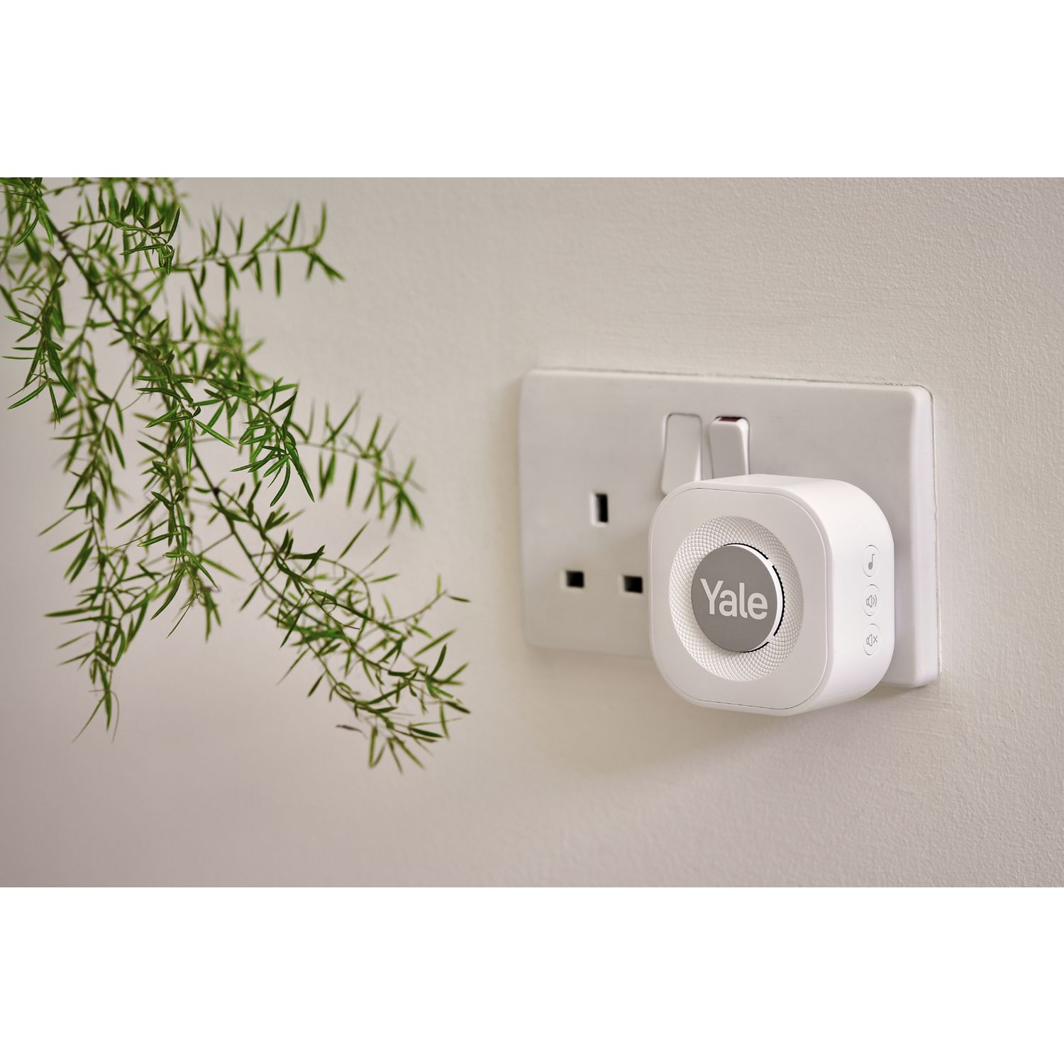 Yale smart video doorbell and chime - British product
