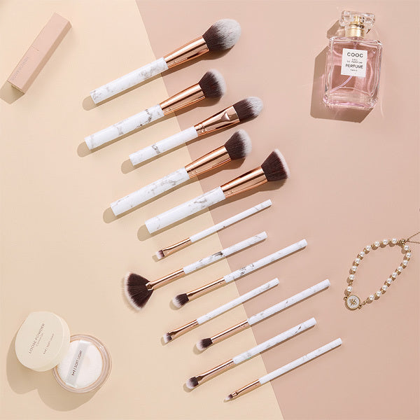 Livingandhome makeup brush set white 12 pieces (British brand)