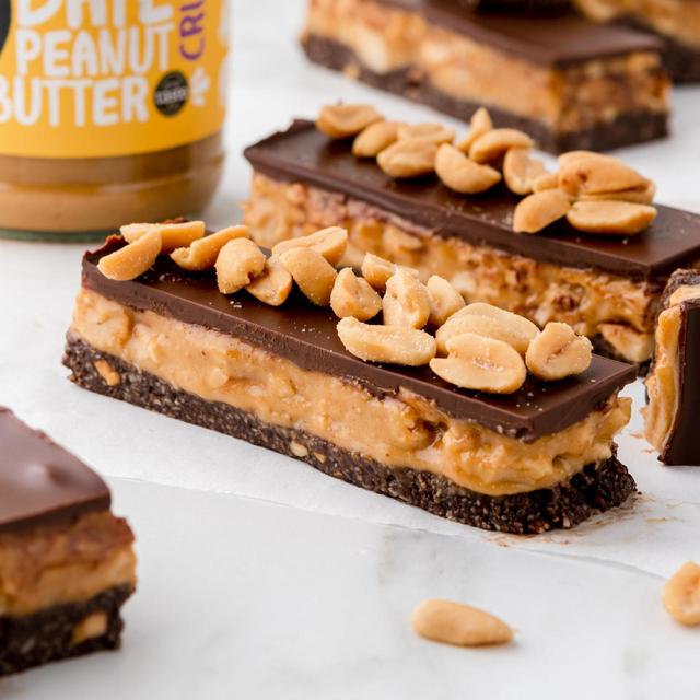 Yumello Crunchy Salted Date Peanut Butter   285g