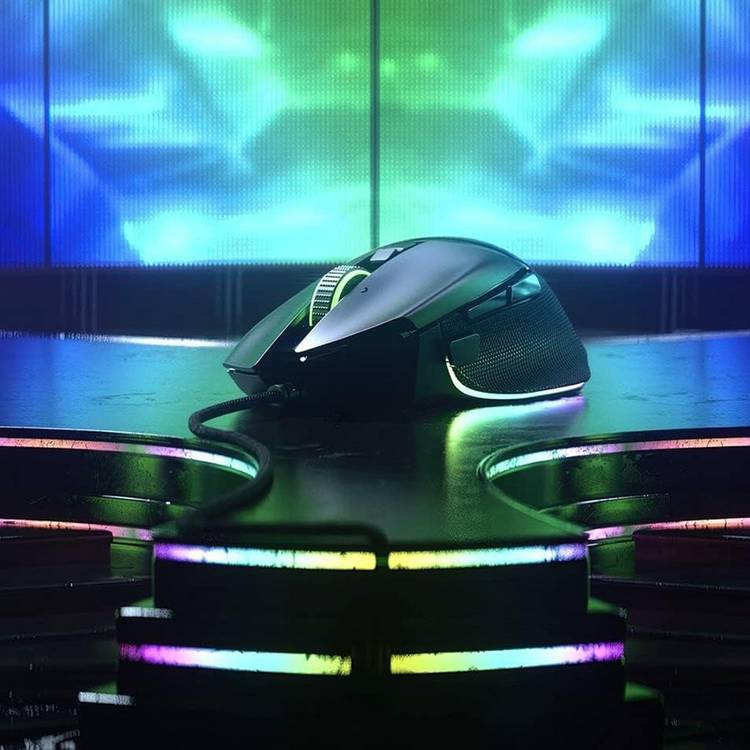 Razer Basilisk V3 wired gaming mouse (British brand)