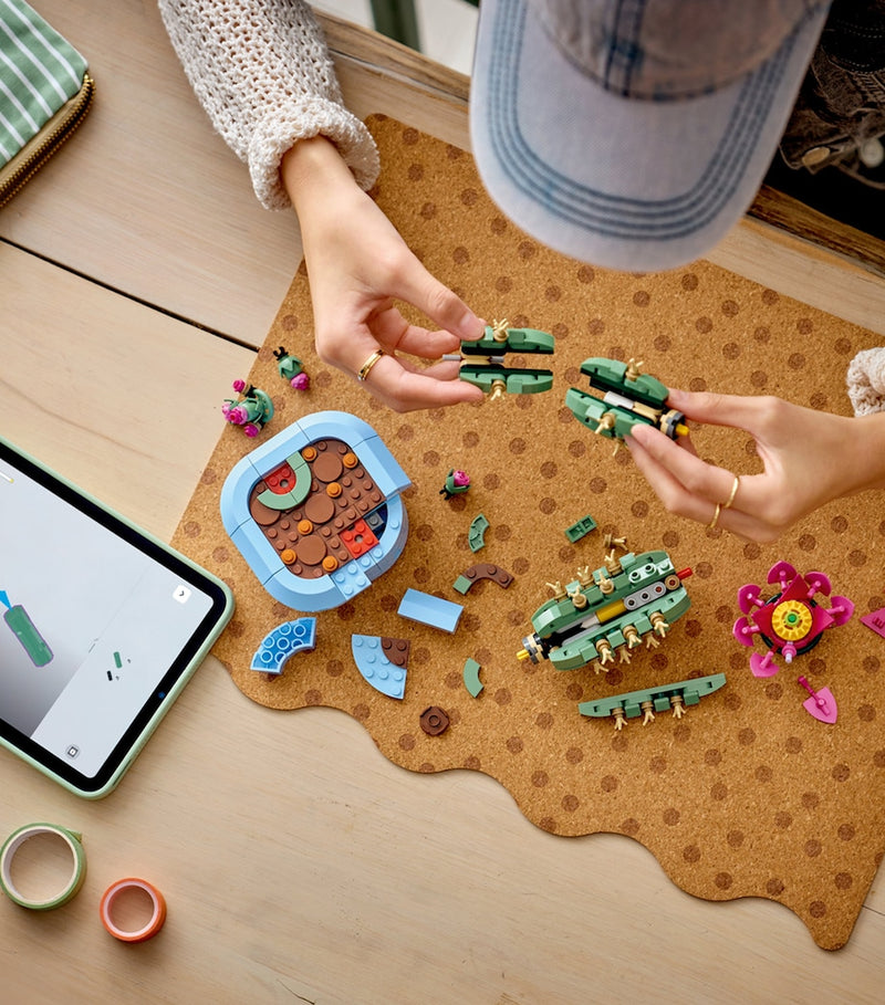 Lego Botanical Collection Flowering Cactus set, UK version