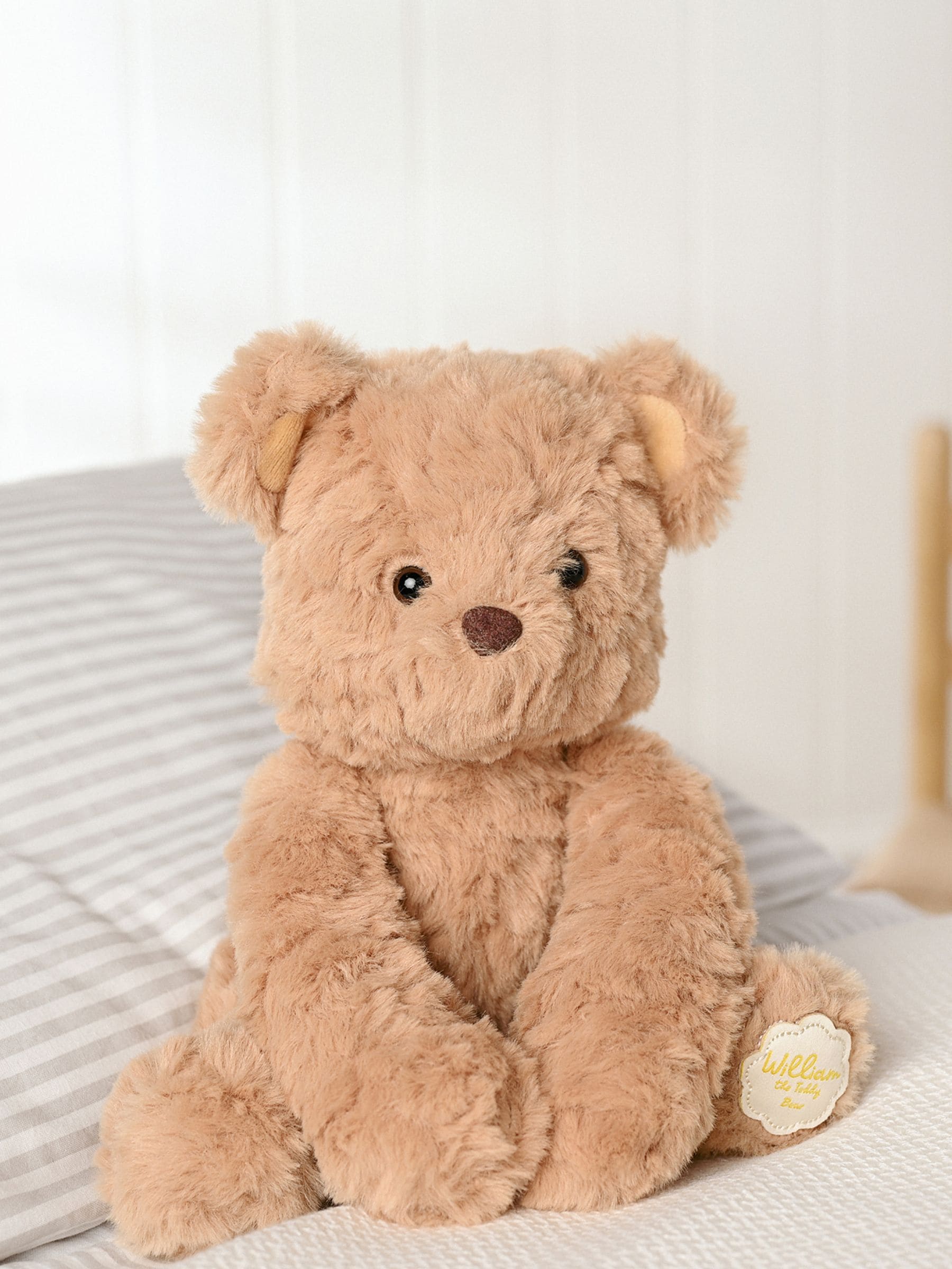Widdop William plush sitting teddy bear 23cm, imported from the UK