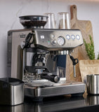 Sage Barista Express Impress coffee machine with integrated grinder and 2L water tank (British brand)