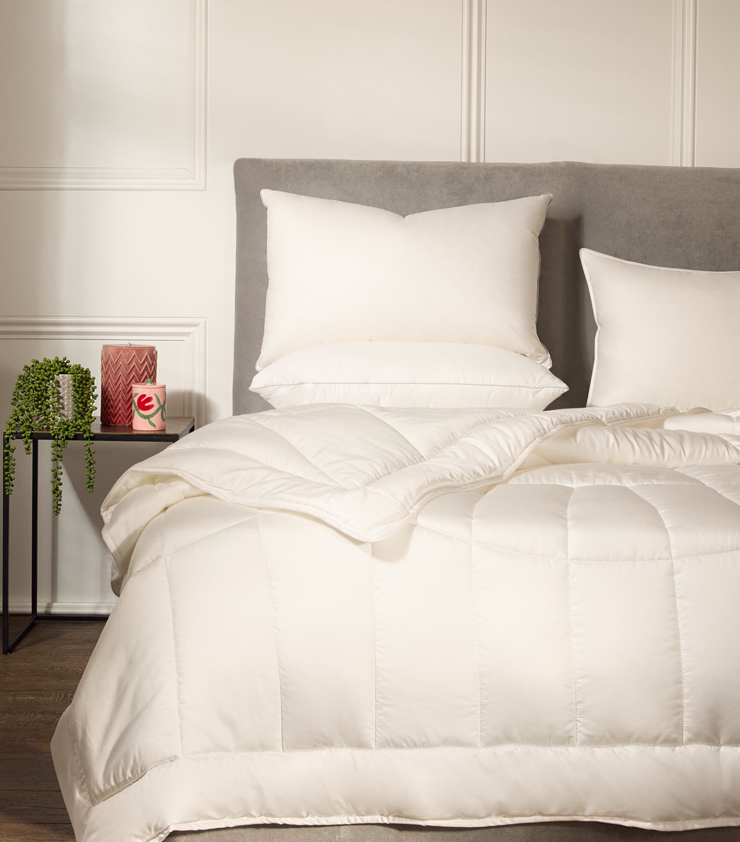 Harrods of London Down A1-Grade Standard Pillow 50cm x 75cm, UK version
