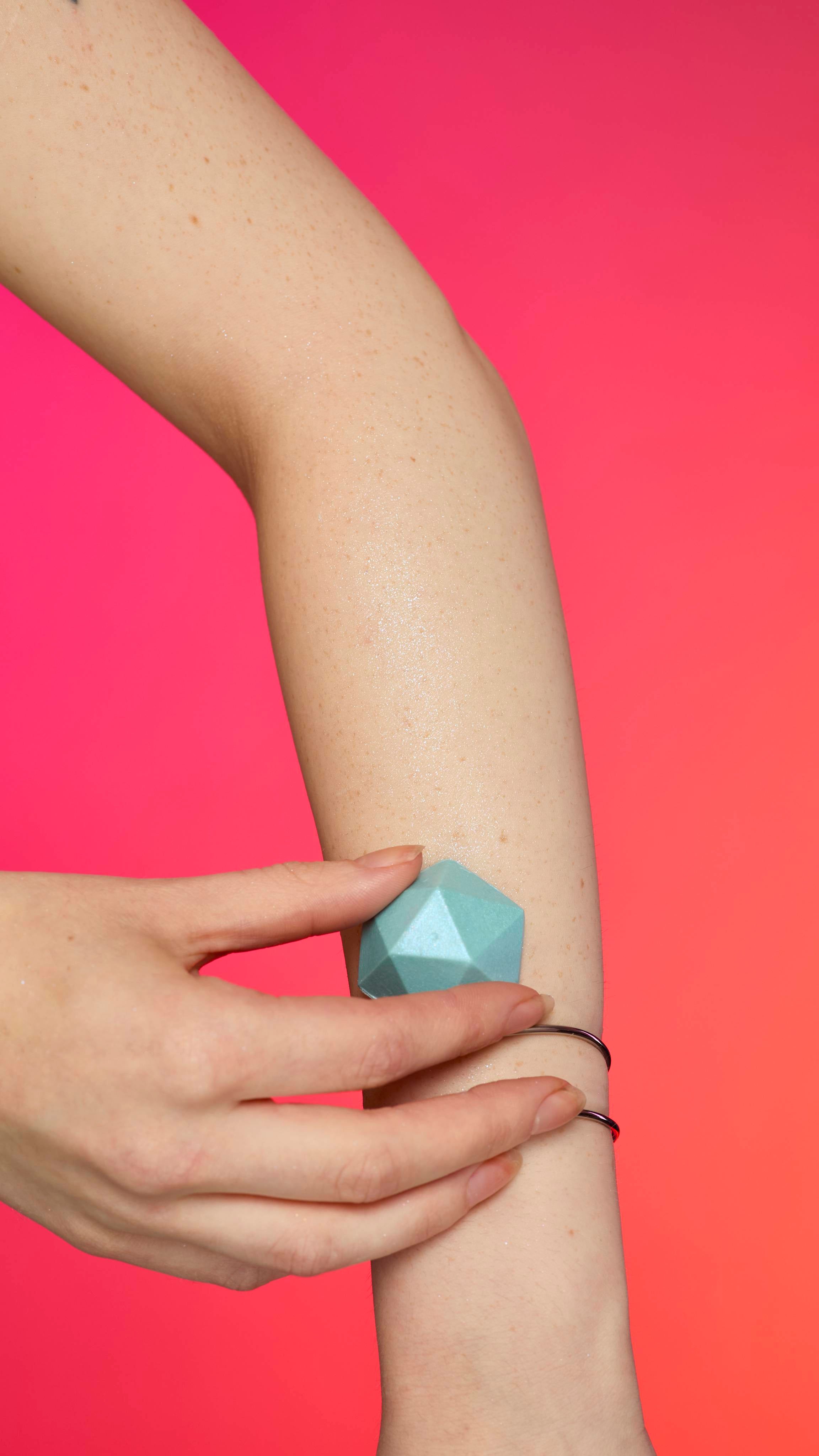 Lush Blue Glitterbug body shimmer bar with blue sparkle, UK version