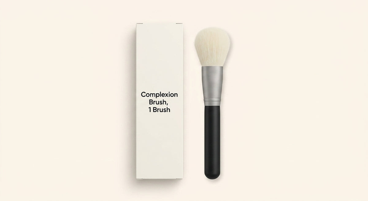 Charlotte Tilbury Magic Complexion Brush dual-fibre foundation brush (British brand)