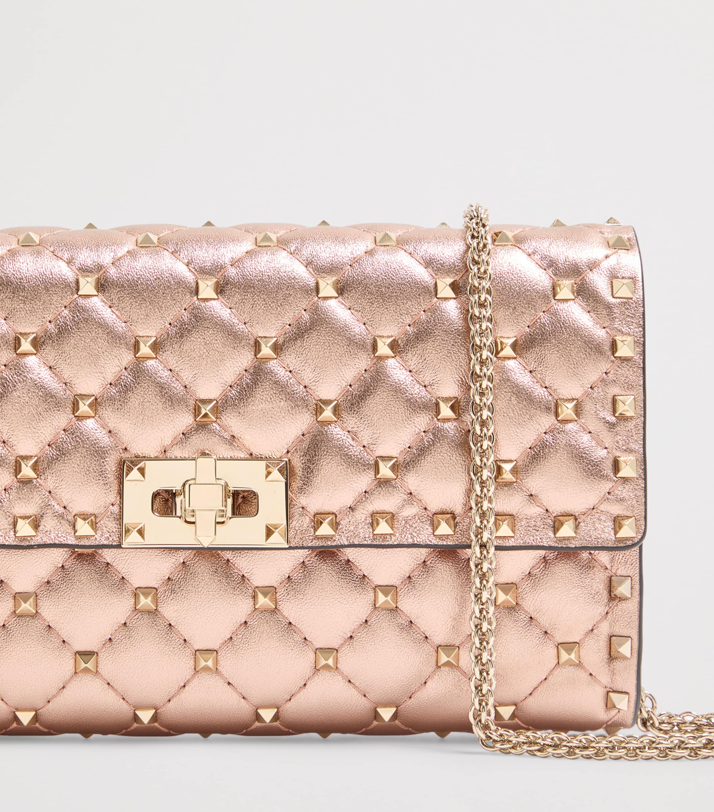 Valentino Garavani Rockstud Spike shoulder bag 17x24x10cm, imported from the UK