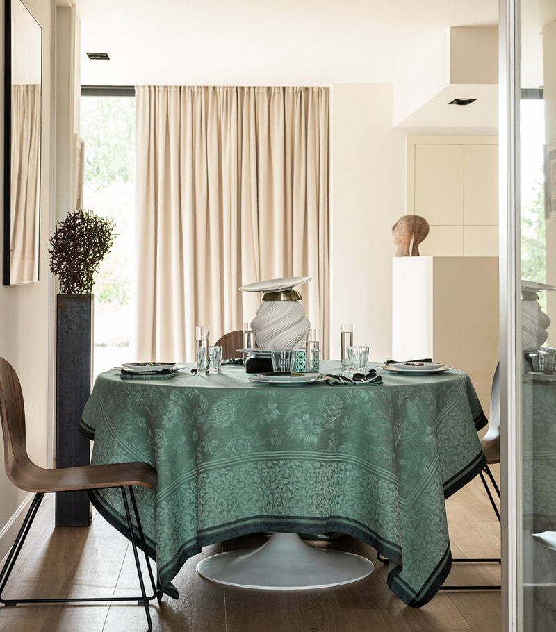 Le Jacquard Français Romance tablecloth 175cm x 250cm, UK version