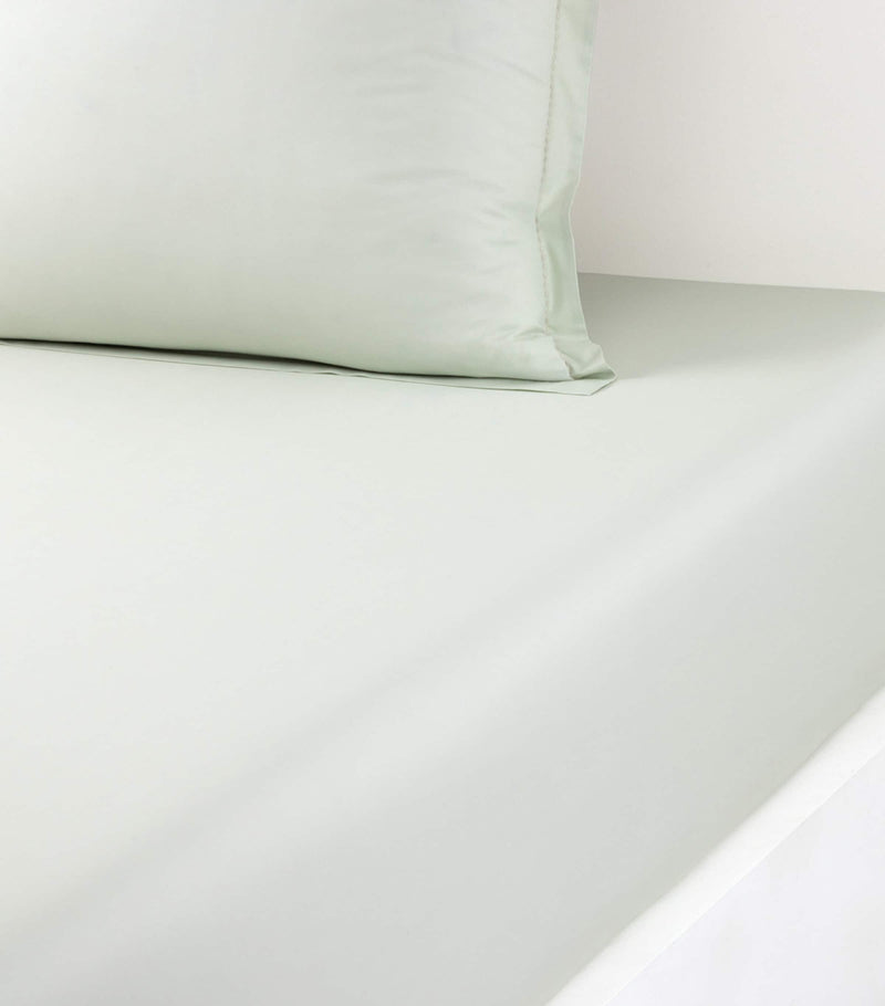 Yves Delorme Batiste Amande double fitted sheet 140x200cm - British product