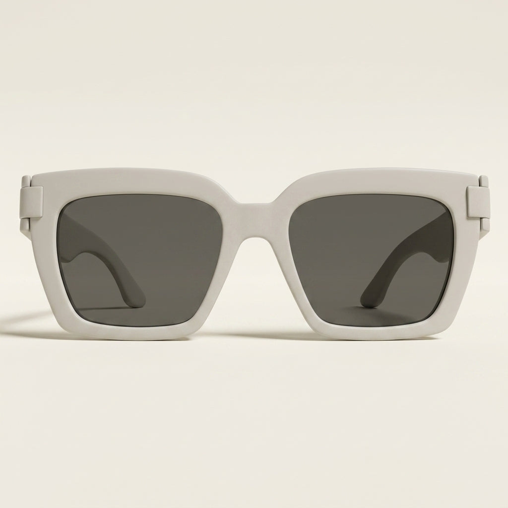 Gucci GG1689S svarte firkantede solbriller for kvinner, UK-versjon
