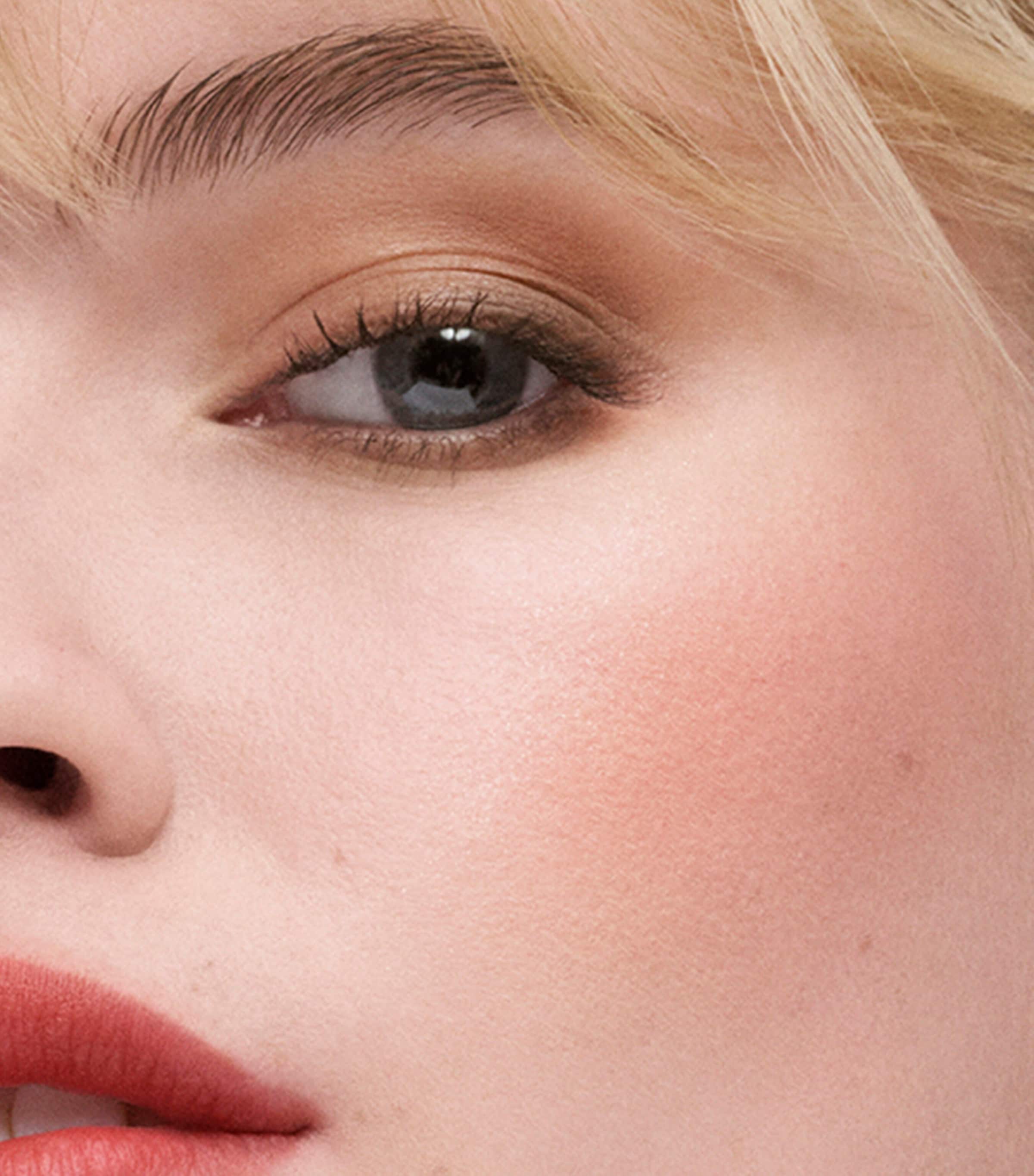 Estée Lauder Sculpting Blush - British product