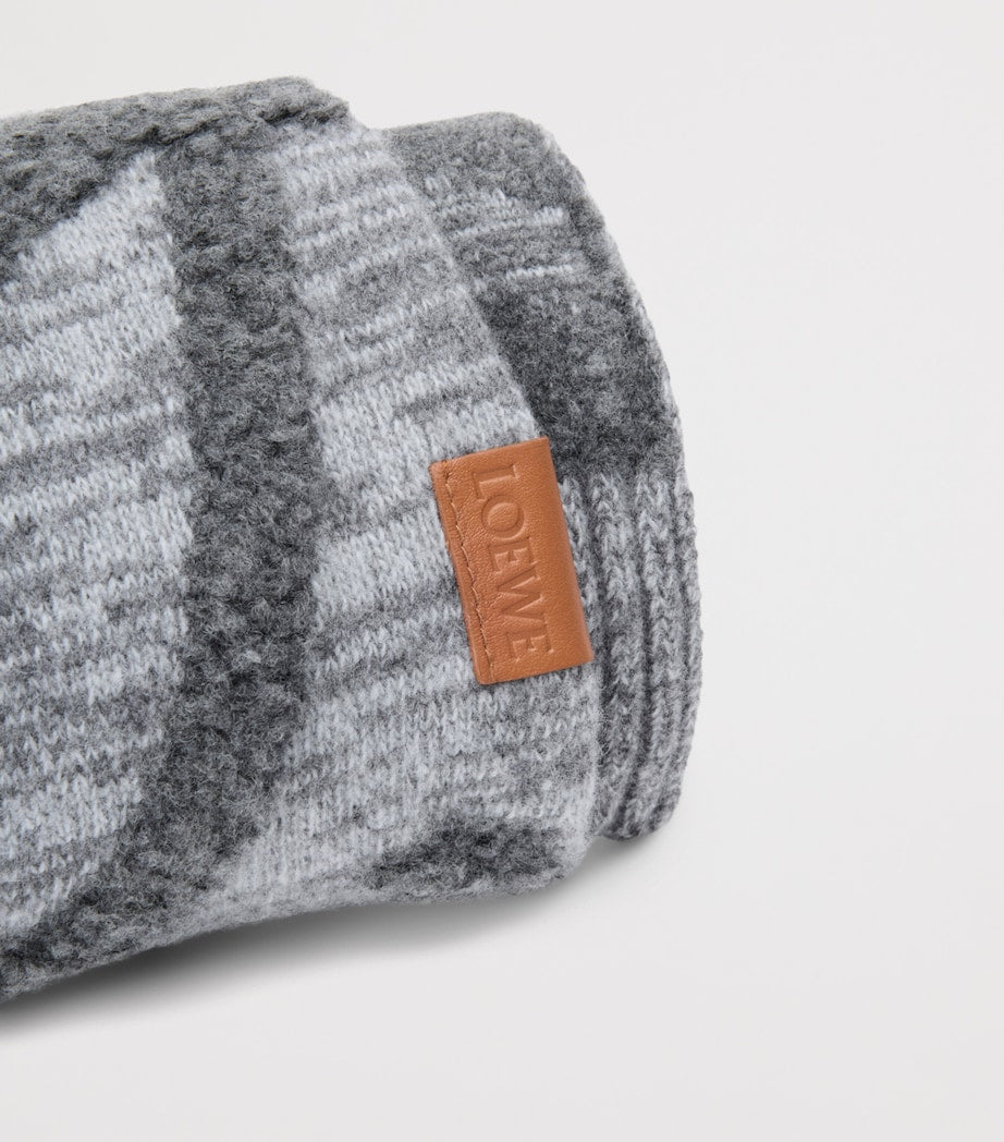 LOEWE Anagram wool-cashmere scarf 28x180cm, imported from the UK