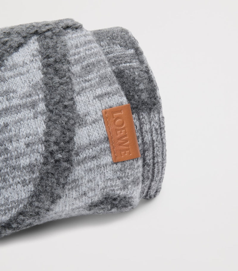 LOEWE Anagram wool-cashmere scarf 28x180cm, imported from the UK