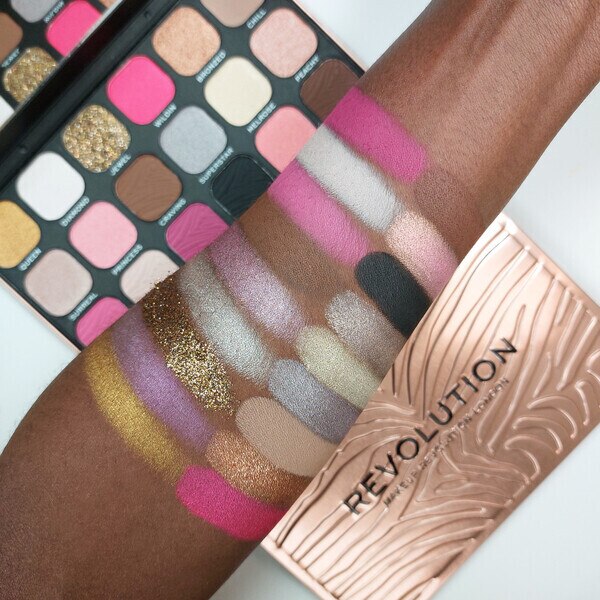 Revolution Forever Flawless Shadow Palette Bare Pink