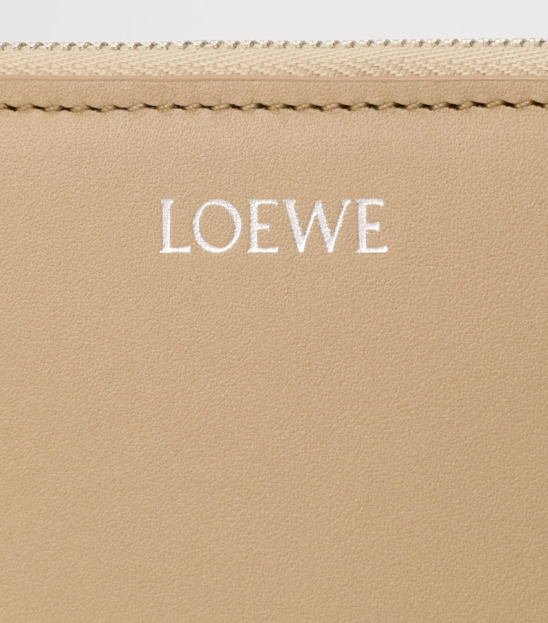 LOEWE Knoten Münzbeutel aus Kalbsleder, importiert aus Großbritannien