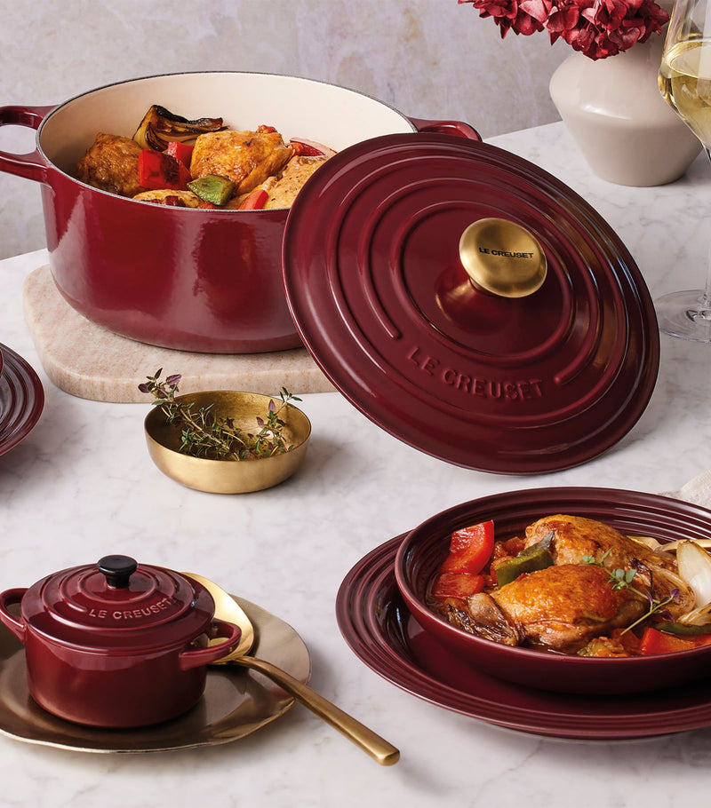 Le Creuset cast iron round casserole dish 24cm, imported from the UK