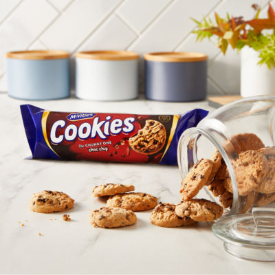 McVitie's milk and dark chocolate chip cookies 150g, imported from the UK