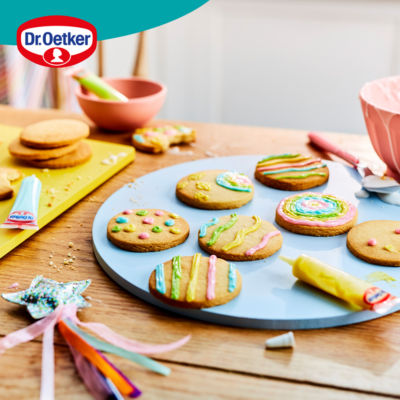 Dr Oetker pastel decorating icing 68g in four colours - British product