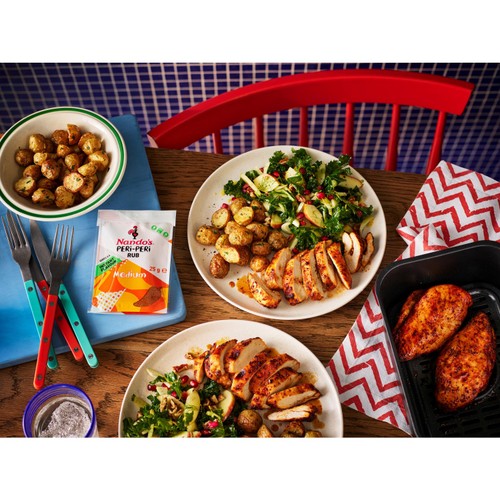 Nando's medium spice seasoning rub 25g pack, imported from the UK