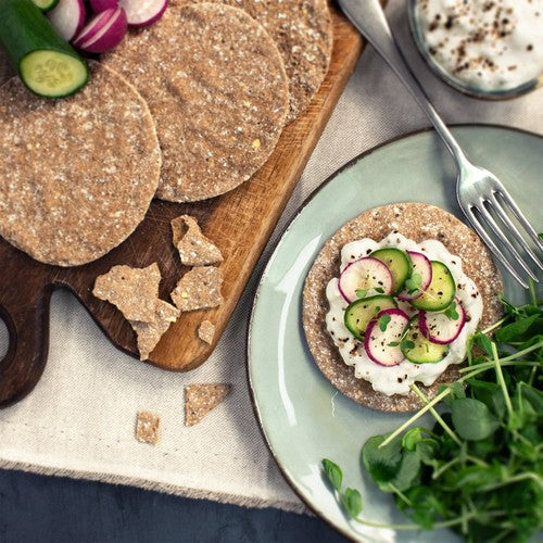 Peter's Yard wholegrain sourdough crispbread 125g, imported from the UK