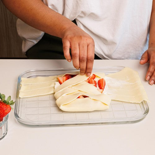 Pyrex glass baking tray 32cm, imported from the UK